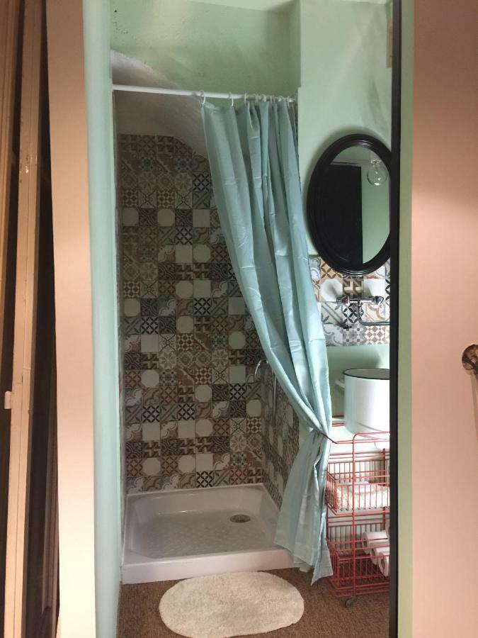 la chambre des étangs Fréjus Extérieur photo